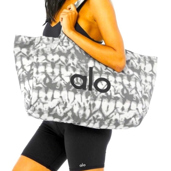 Alo yoga bag! NWT!! - Picture 1 of 3